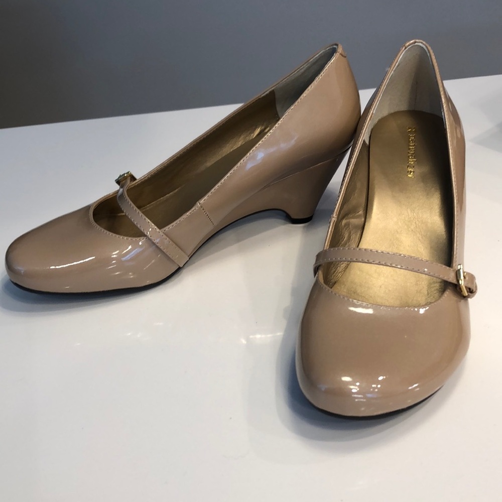 Naturalizer 8.5 nude “patent” look Mary Jane wedge